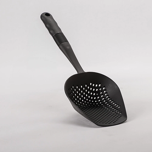 48. Utensilio colador individual nylon